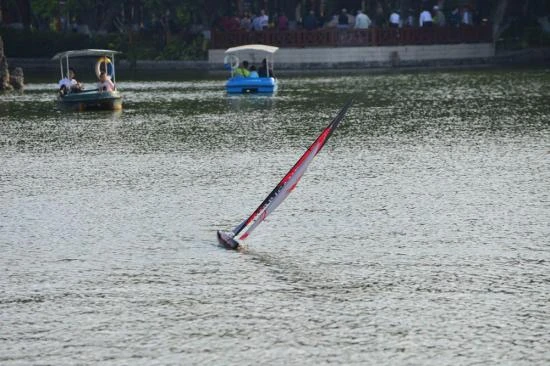 Volantex Racent Hurricane 1M Sail Yacht - Image 5